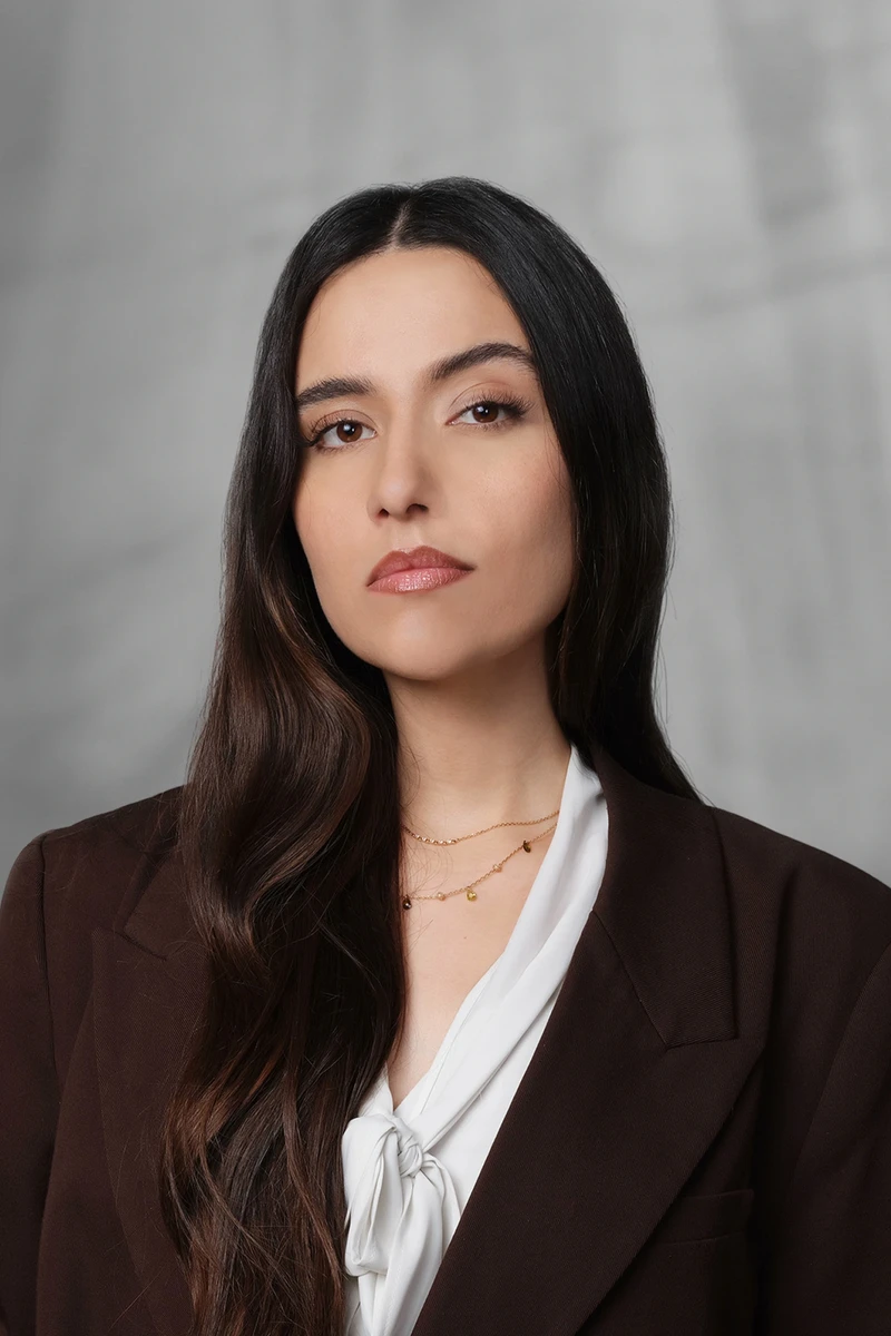 Laura Marques 1600x2400